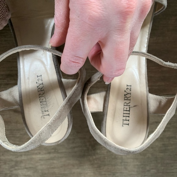 Thierry21 taupe wedges - Picture 4 of 12